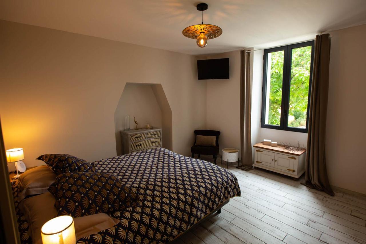 Au Bouchon Hotell Saint-Aigulin Eksteriør bilde
